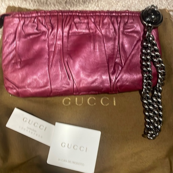 Gucci Handbags - Gucci Pink Leather Chain Wristlet Clutch